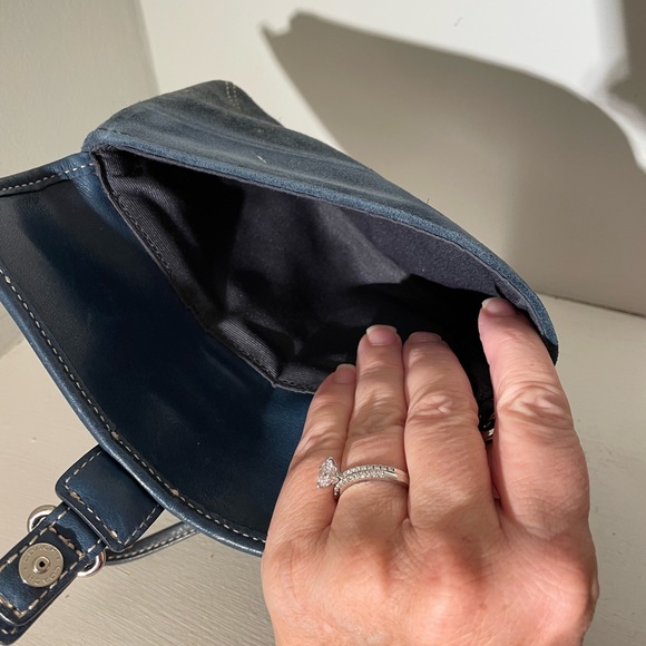 Coach Vintage wristlet - Picture 4 of 4